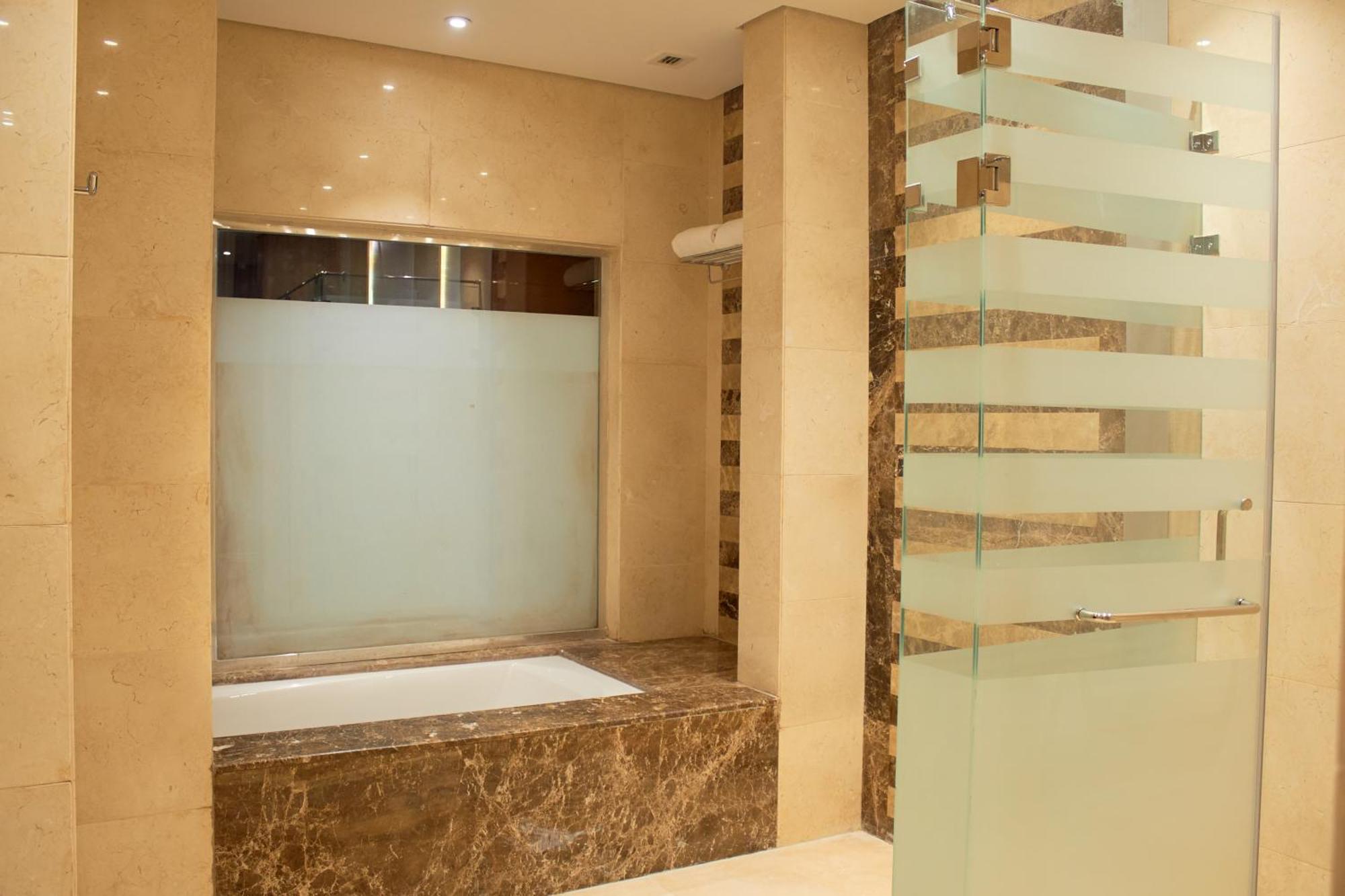 Tolip Resort El Galala Hills Ain Sukhna Exterior foto A shower door